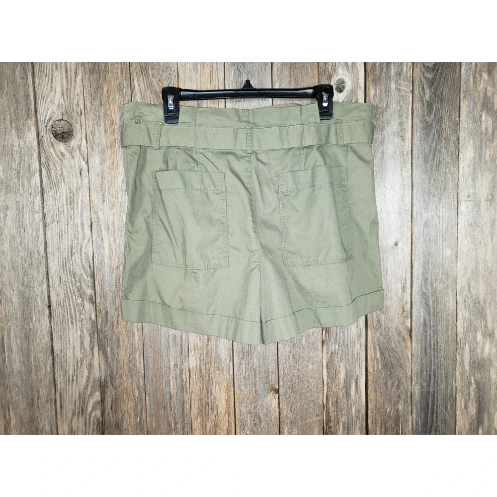 NEW Loft 12 Womens‎ Green Shorts Pleated Cuffed Preppy Cottage Y2K Earthy Casual